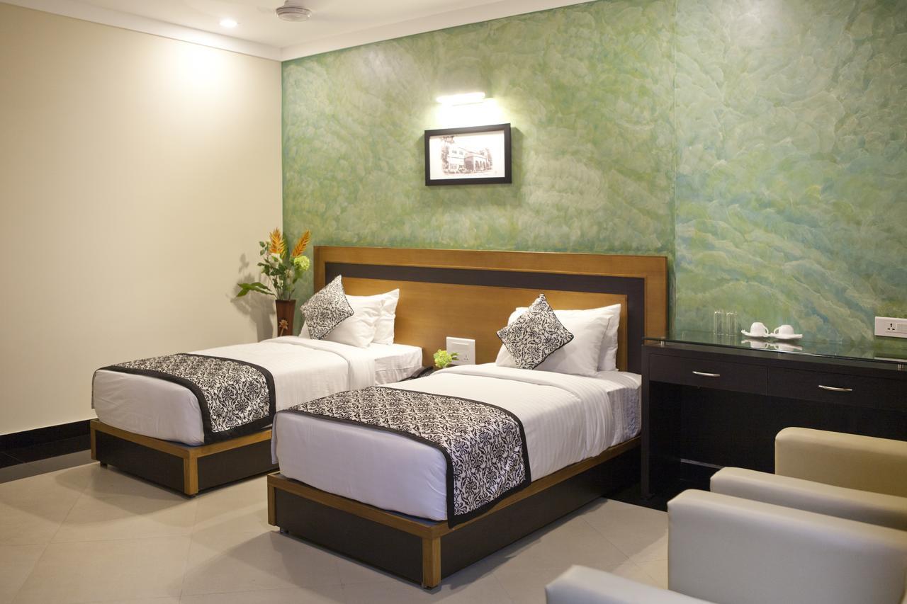 Comfy Luxury Hotel Bangalore Exterior photo