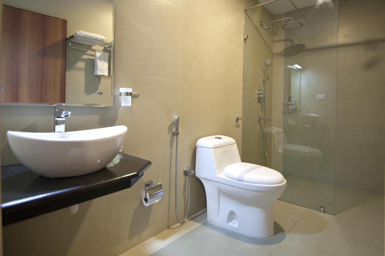 Comfy Luxury Hotel Bangalore Exterior photo