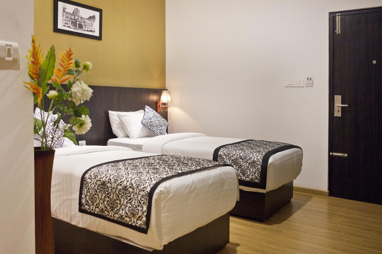 Comfy Luxury Hotel Bangalore Exterior photo
