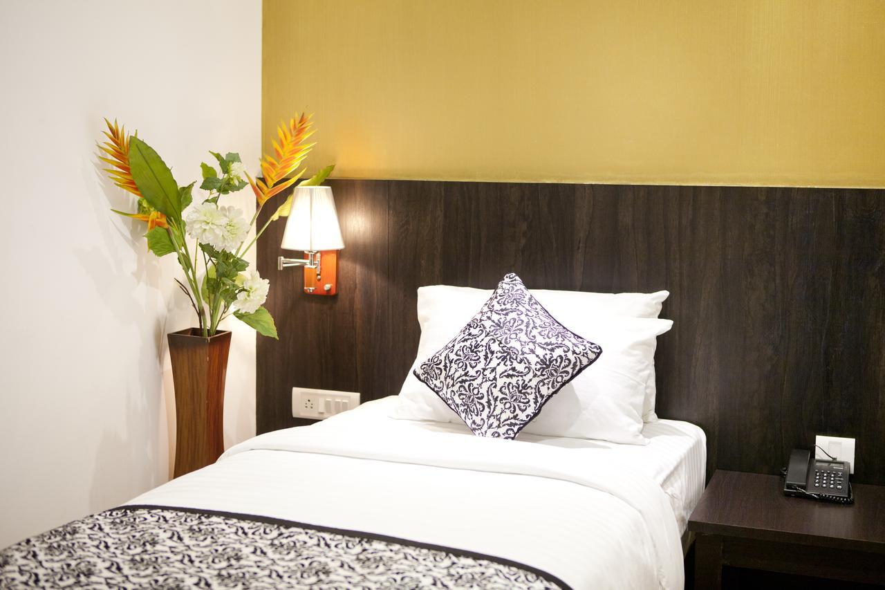Comfy Luxury Hotel Bangalore Exterior photo
