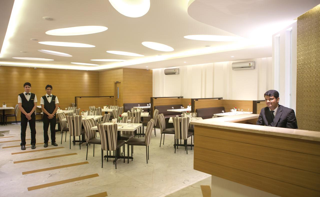 Comfy Luxury Hotel Bangalore Exterior photo