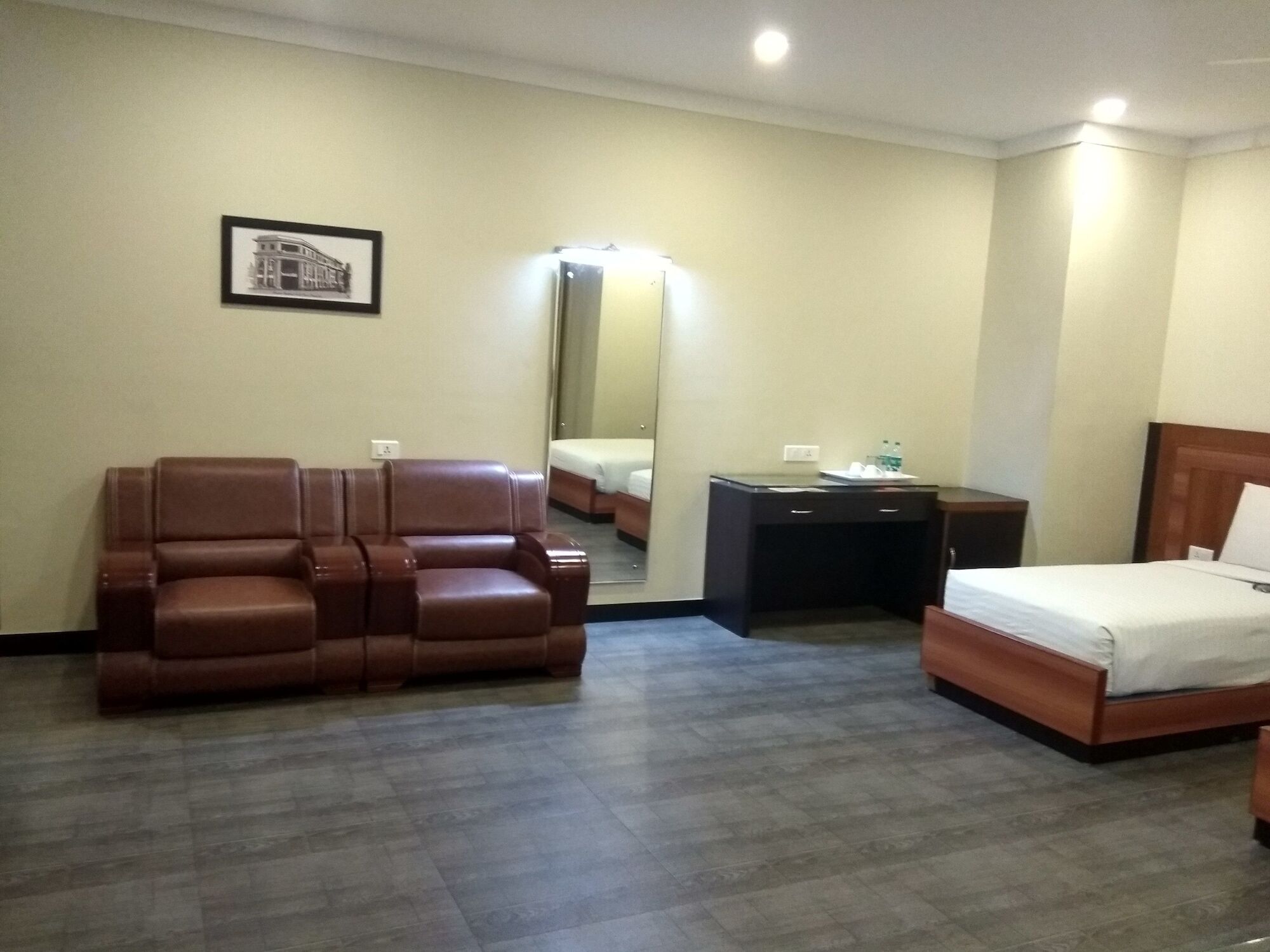 Comfy Luxury Hotel Bangalore Exterior photo