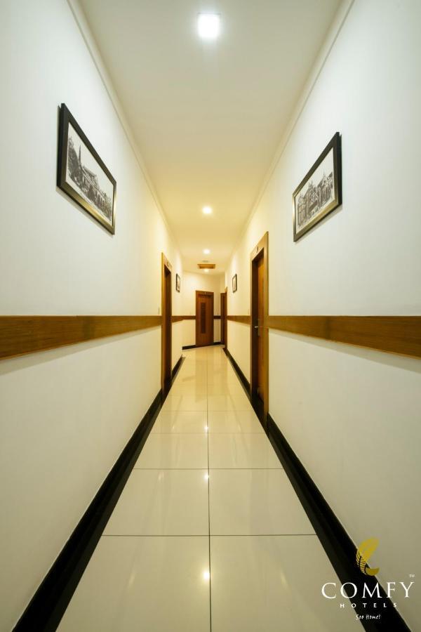 Comfy Luxury Hotel Bangalore Exterior photo